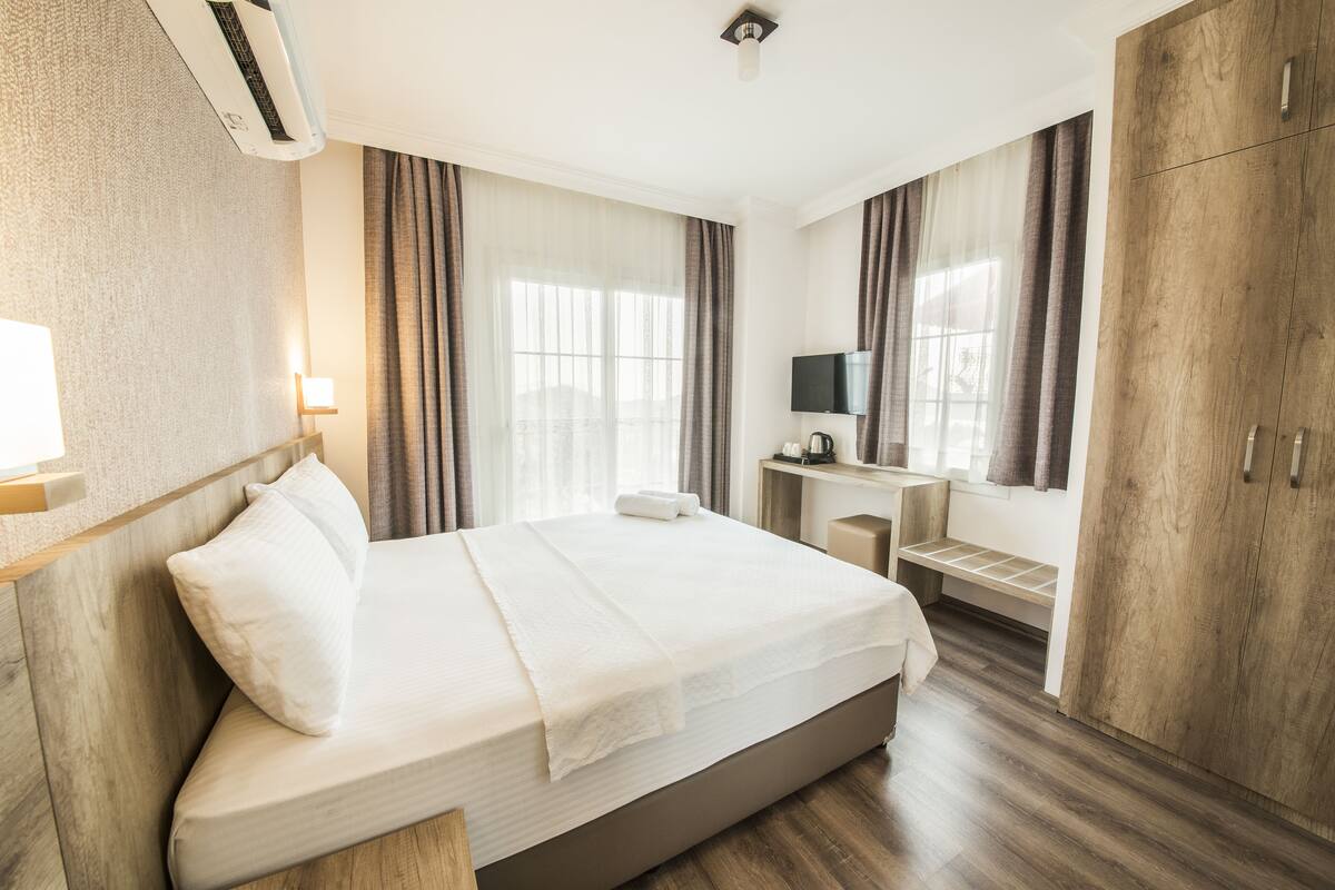 Deluxe Double Room (Ena)
