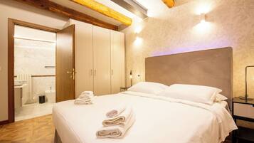 4 bedrooms, soundproofing, iron/ironing board, WiFi