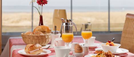 Desayuno bufé gratuito y diario