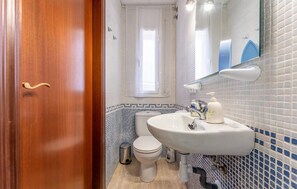 Combined shower/bathtub - Awesome home in Miami Playa (Miami Playa)