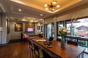 Interior - Hostel One Art & Gallery (Chiang Mai)