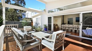 Outdoor dining - Calming Waters - Pet Friendly - Community Pool (Callala Beach)