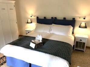 4 chambres, système d’insonorisation, fer et planche à repasser