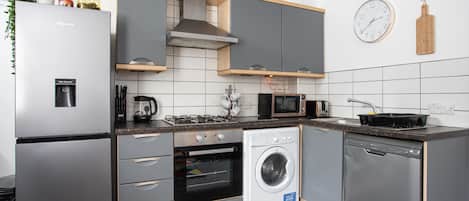 Apartment, Accessible, Private Bathroom | Shared kitchen