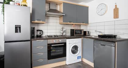Malone Crescent Apartment