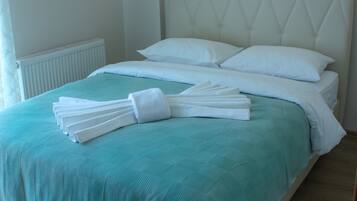 Apartemen Klasik, Beberapa Tempat Tidur, pemandangan laut | 2 kamar tidur, seprai katun Mesir, dan seprai premium