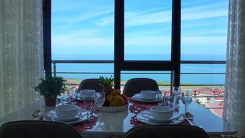 Apartemen Klasik, Beberapa Tempat Tidur, pemandangan laut | Pemandangan dari kamar