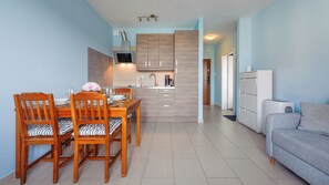 Apartment (17) | Living area | Flat-screen TV