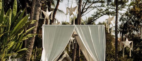 Outdoor pool, pool umbrellas