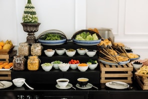Frukostbuffé varje dag mot avgift