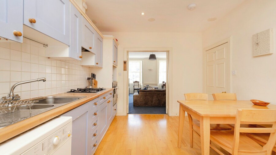 JOIVY Thistle Street - Heart of the City 2-bedroom Apt