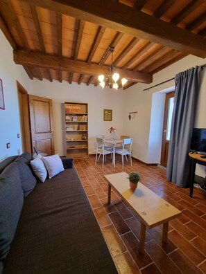 Smart TV - Il Tino - casa con terrazza vista mare in borgo medievale (Camaiore)