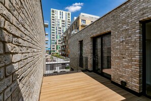 Terrace/patio - Modern Townhouse Near 02 Arena & Excel (London)