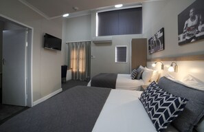 Standard Twin Room | In-room safe, free WiFi, bed sheets - High Performance Center (Pretoria)