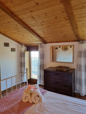 2 chambres, fer et planche à repasser, lit parapluie, Wi-Fi gratuit