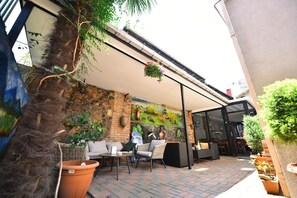 Property grounds - Hotel Paliashvili (Batumi)