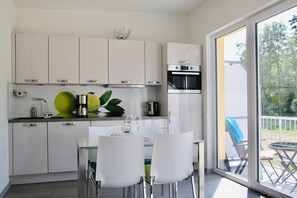 Kühlschrank, Mikrowelle, Ofen, Geschirrspüler