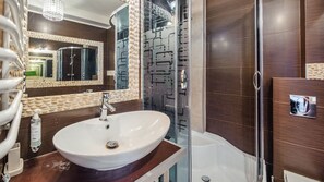 Studio (3) | Bathroom | Shower, towels - Apartamenty Sun&Snow Villa Klif (Wladyslawowo)