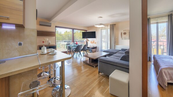 Appartement (14) | Cuisine privée | Réfrigérateur, plaque de cuisson, bouilloire électrique