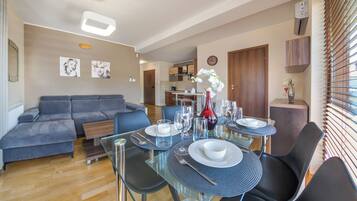 Apartment (14) | Wohnbereich | Flachbildfernseher