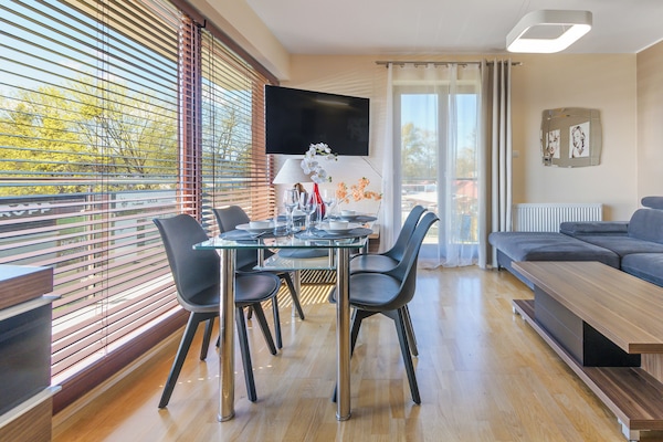 Apartment (14) | Living area | Flat-screen TV