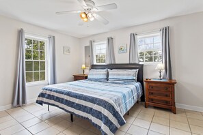 3 quartos, ferros/tábuas de passar roupa, Wi-Fi, roupa de cama