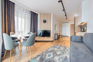 Apartment (5/21a) | Individually decorated, individually furnished, laptop workspace