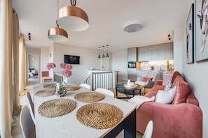 Apartment (5A /27) | Individually decorated, individually furnished, laptop workspace