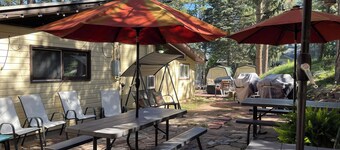 Big Pine Cabin/ 4 bedrooms/ 1 1/2 bath