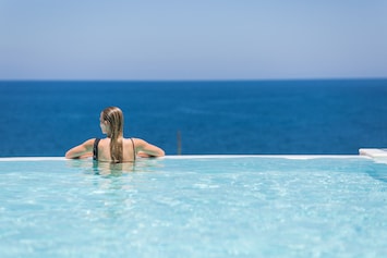 Relax all day long enjoying the Cretan sun!
