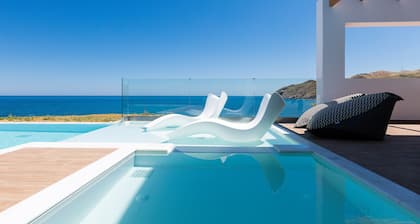 Wave Villa, Seaside Living & Your Own Beach Spot