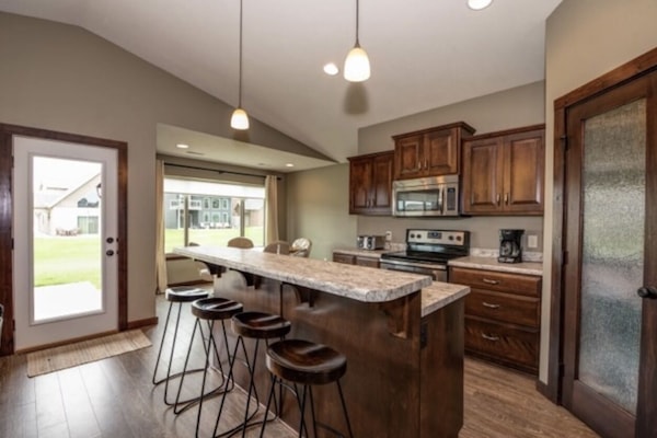 Frigorífic, microones, forn i placa de cuina