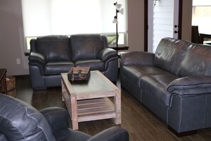 Een smart-tv en een dvd-speler