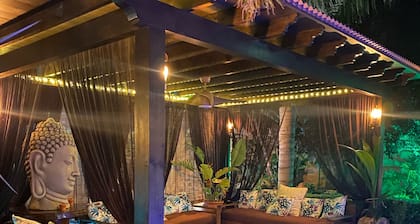 Schöne Relax Villa mit privatem Pool