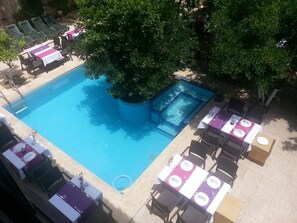 Breakfast, lunch and dinner served - Villa Perla Hotel (Antalya)