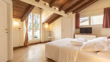 1 bedroom, iron/ironing board, bed sheets