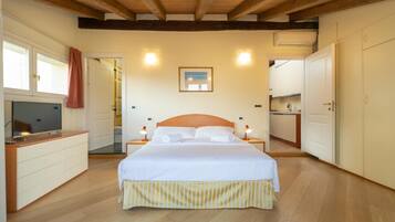 1 bedroom, iron/ironing board, bed sheets