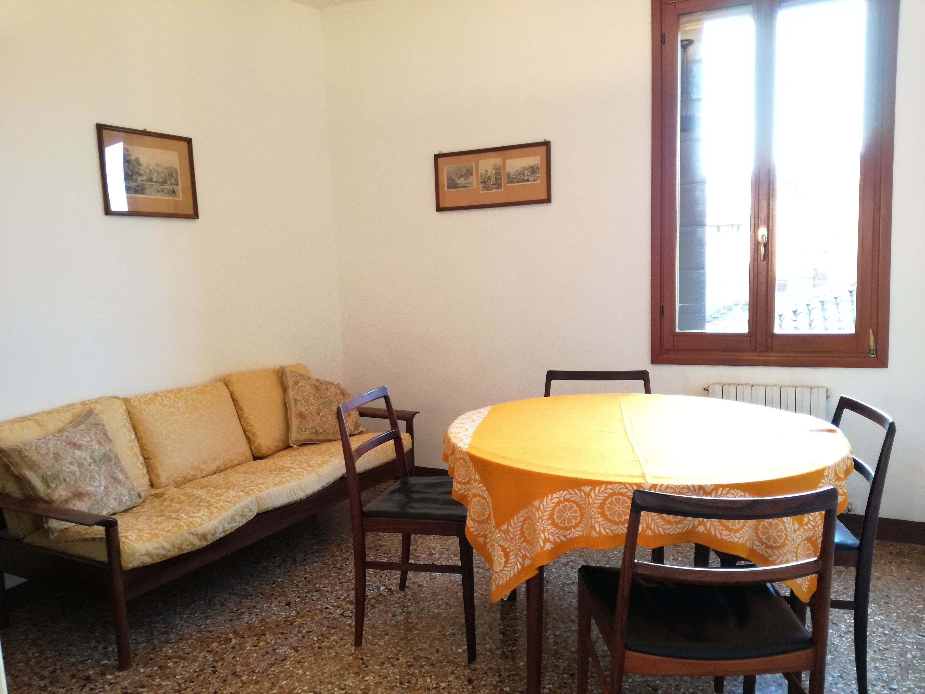 Apartment, 2 Bedrooms, Canal View | Living area