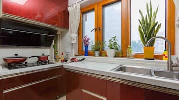 Apartament | Cuina privada | Frigorífic, placa de cuina i bullidora elèctrica