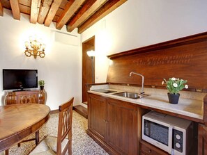 Apartment, 2 Bedrooms, Terrace | Private kitchen | Full-size fridge, stovetop, cookware/dishes/utensils - Grimaldi Apartments  - Scala Reale (Venice)