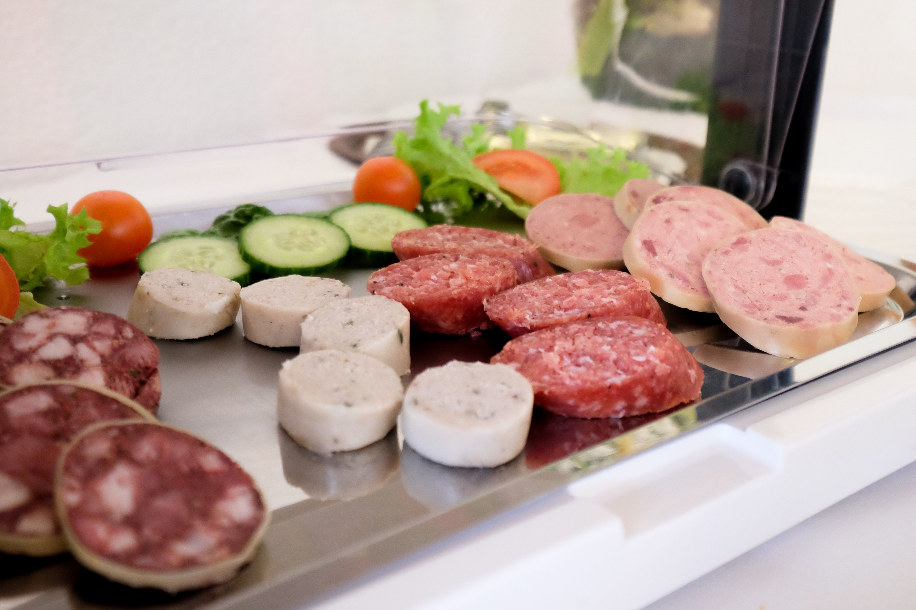 daily cooked-to-order breakfast (eur 9 per person)