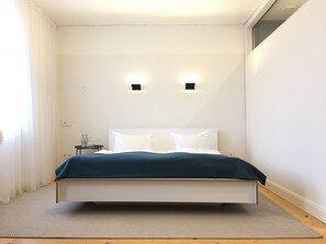 Exclusive Double Room | Desk, free WiFi, bed sheets