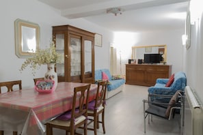 Apartment, 3 Schlafzimmer | Wohnbereich