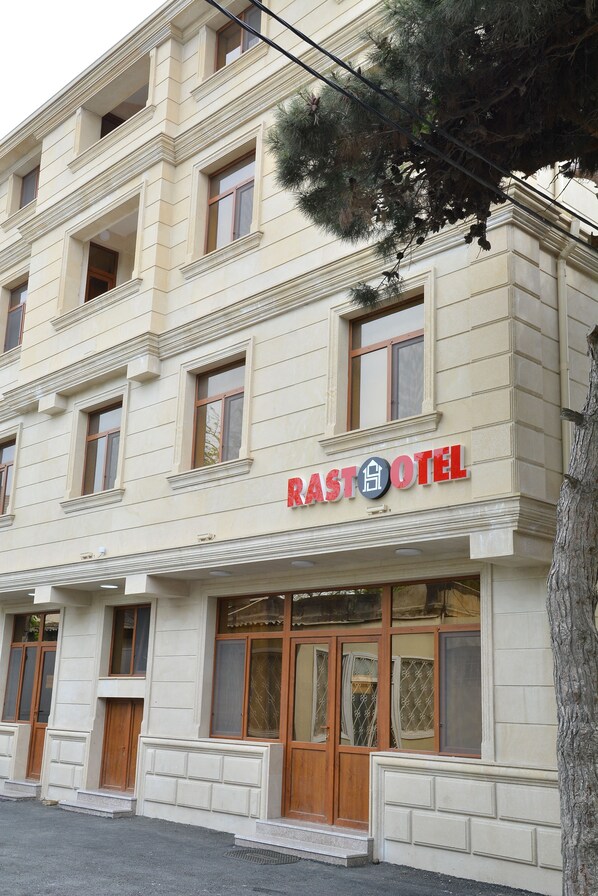 المنشأة من الخارج