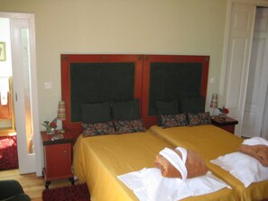 4 chambres, fer et planche à repasser, lit parapluie, Wi-Fi gratuit