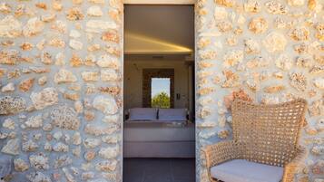 Deluxe Double Room, 1 Katil Raja (King), Garden View | 1 bilik tidur, cadar kapas Mesir, peralatan tempat tidur premium