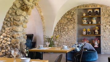 Petit déjeuner buffet compris tous les jours