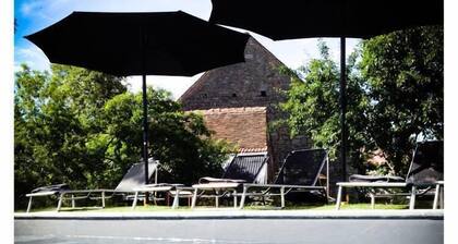 Nonpareil: 4-star holiday home for 10 people, swimming pool, Spa in La Mazère