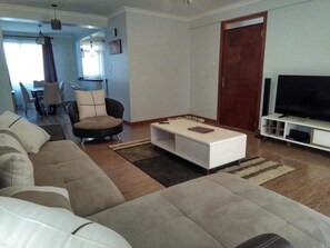 Huoneisto, 3 makuuhuonetta | Oleskelualue | Taulutelevisio