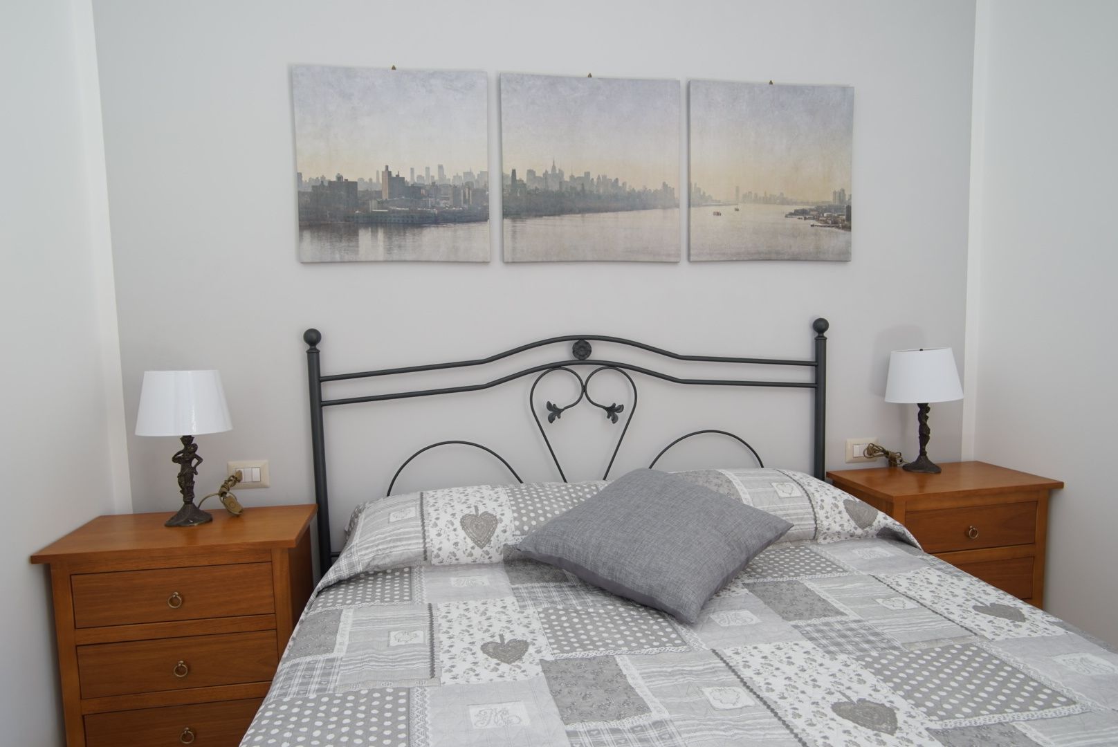 Double Room | Desk, cribs/infant beds, rollaway beds, free WiFi